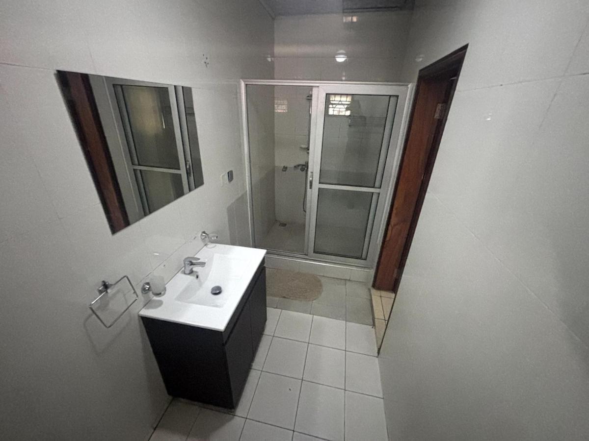 Takako Court Luxury Houses & Apartments, East Legon Аккра Экстерьер фото