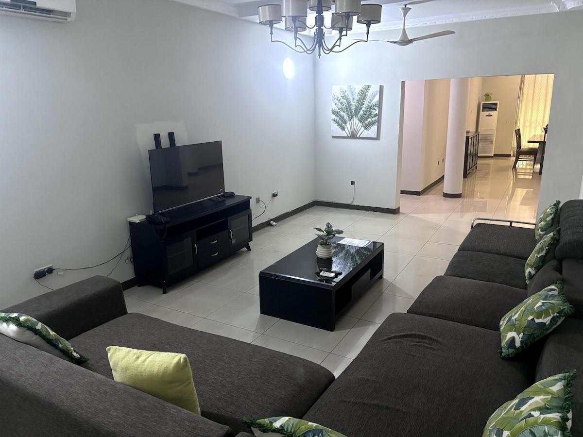 Takako Court Luxury Houses & Apartments, East Legon Аккра Экстерьер фото